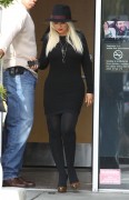 Кристина Агилера (Christina Aguilera) Leaving a Starbucks and heading to a film set in LA,April 12 - 10xHQ 77b43b210988724