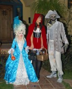 Кейт Бекинсейл (Kate Beckinsale) and family celebrate Halloween in Los Angeles (11xHQ) 04699a211244078