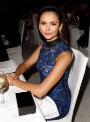 Nina Dobrev ニーナ・ドブレフ