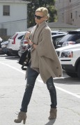 Шарлиз Терон (Charlize Theron) Shopping in West Hollywood March 7 2011 (30xHQ) 8f49d4217259506