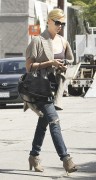 Шарлиз Терон (Charlize Theron) Shopping in West Hollywood March 7 2011 (30xHQ) Bebbcf217258894