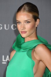 Rosie Huntington Whiteley ロージー・ハンティントン・ホワイトレー