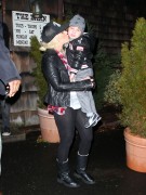 Кристина Агилера (Christina Aguilera) leaving The Barn restaurant in NJ, 01.01. 2012 (11xHQ) 13509d221291491