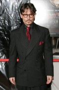 Джонни Депп (Johnny Depp) на премьере Sweeney Todd The Demon Barber of Fleet Street (19xHQ) 77cd61223466829
