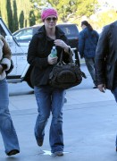 Бритни Спирс (Britney Spears) Made her way to the Commons shopping center in Calabasas January 4, 2011 (8xHQ) 26d6e8223606536
