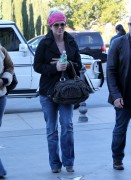 Бритни Спирс (Britney Spears) Made her way to the Commons shopping center in Calabasas January 4, 2011 (8xHQ) 4b0311223606460