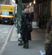 Мег Райан (Meg Ryan) Was spotted smiling and chatting in New York, 10.12.10 - 11xHQ 637dab223643446