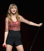 Тейлор Свифт (Taylor Swift) performs Onstage during KIIS FM's 2012, Live, 01.12.12 - 149xHQ D6ad7e223677849