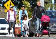 Мелани Браун, Стефен Белафонте (Melanie Brown, Stephen Belafonte) and family out buying a birthday cake in Sydney, 01.09.12 - 36xНQ 06a12d225895239