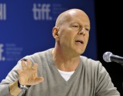 Брюс Уиллис / Bruce Willis - Looper Press Conference @ Toronto International Film Festival, 06.09.12 (27xHQ A72fec236635910
