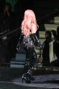 Лэди Гага (Lady Gaga) performs in Vancouver, 13.1.2013 (9xHQ) A2680c243728651