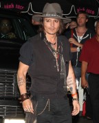 Джонни Депп (Johnny Depp) Leaves a Party at Pink Taco on August 6th - 22хHQ 10a0b3244608629