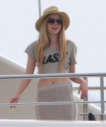 Avril Lavigne - vacations on a yacht (6-30-13)