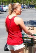 LeAnn Rimes - booty in shorts shopping in Calabasas 07/17/13