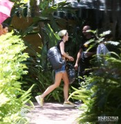 Miley Cyrus - Heads to Tropical Paradise recording studio (8-7-13)