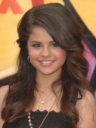 Selena Gomez - Teen Choice Awards - Los Angeles - August 27, 2007