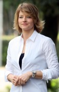 Джоди Фостер (Jodie Foster) at Nims Island Photoshoot Paris, 2008 - 14xHQ 1bb1e6280256731