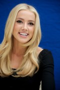 Эмбер Хёрд (Amber Heard) The Rum Diary press conference (Beverly Hills, October 13, 2011) 9cd624281717804