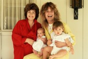 Оззи Осборн (Ozzy Osbourne) разные фото, фото с семьей - 20xHQ E4b4e5284120816