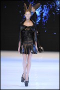 Alexander McQueen - Paris SS10 Fashion Show - 260xHQ E52baa285396060