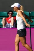 Каролин Возняцки (Caroline Wozniacki) training at 2012 Olympics in London (27xHQ) 88062e287475145