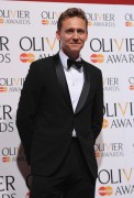 Том Хиддлстон (Tom Hiddleston) The Laurence Olivier Awards at The Royal Opera House, London 28.04.2013 - 7xHQ B584ab287723747