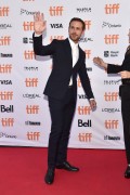 Райан Гослинг, Эмма Стоун (Emma Stone, Ryan Gosling) 'La La Land' premiere, Toronto (September 12, 2016) - 99xНQ 117d11552225637