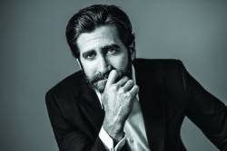 Джейк Джилленхол (Jake Gyllenhaal) Deadline Magazin Photoshoot by Mark Mann (2017) (2xMQ) E8ff9d552221396