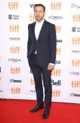 Райан Гослинг, Эмма Стоун (Emma Stone, Ryan Gosling) 'La La Land' premiere, Toronto (September 12, 2016) - 99xНQ F26098552225940