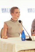 Кара Делевинь (Cara Delevingne) 'Valerian and the City of a Thousand Planets' Press Conference (Four Seasons Hotel, California, June 30, 2017) 030505556136133