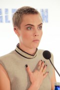 Кара Делевинь (Cara Delevingne) 'Valerian and the City of a Thousand Planets' Press Conference (Four Seasons Hotel, California, June 30, 2017) 58f6d2556136353