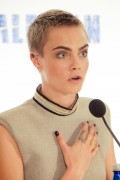 Кара Делевинь (Cara Delevingne) 'Valerian and the City of a Thousand Planets' Press Conference (Four Seasons Hotel, California, June 30, 2017) 9d3a0a556135203