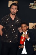 Майло Вентимилья (Milo Ventimiglia) MTV Movie And TV Awards in Los Angeles, 07.05.2017 (66хHQ) Eb10c8558929423