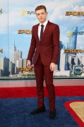 Камерон Монахэн (Cameron Monaghan) 'Spider-Man Homecoming' Premiere, Los Angeles, 28.06.2017 (54xHQ) 0147f3558937123