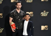 Майло Вентимилья (Milo Ventimiglia) MTV Movie And TV Awards in Los Angeles, 07.05.2017 (66хHQ) 411ff0558932043