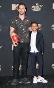 Майло Вентимилья (Milo Ventimiglia) MTV Movie And TV Awards in Los Angeles, 07.05.2017 (66хHQ) 5df16d558931103
