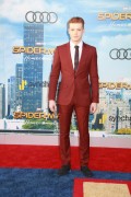 Камерон Монахэн (Cameron Monaghan) 'Spider-Man Homecoming' Premiere, Los Angeles, 28.06.2017 (54xHQ) 718657558936243