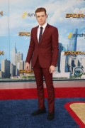 Камерон Монахэн (Cameron Monaghan) 'Spider-Man Homecoming' Premiere, Los Angeles, 28.06.2017 (54xHQ) E98be6558936773