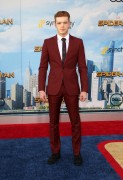 Камерон Монахэн (Cameron Monaghan) 'Spider-Man Homecoming' Premiere, Los Angeles, 28.06.2017 (54xHQ) F8158b558936673